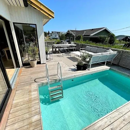 High Standard - Pool - Jacuzzi - Close To The Center * Lillesand